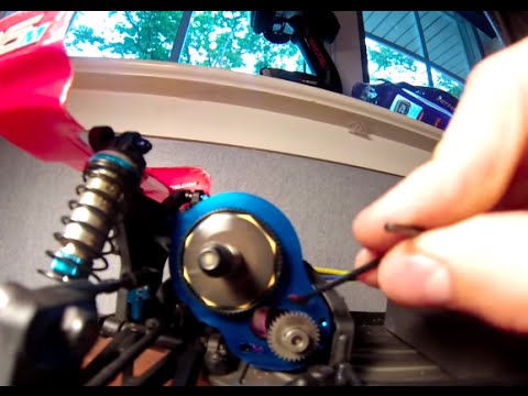 How to change a pinion or spur gear in B5m(Read Desc Please)