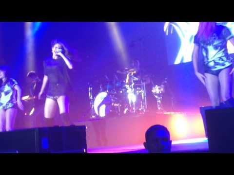 download lagu mp3 mp4 Selena Gomez Dubai Concert, download lagu Selena Gomez Dubai Concert gratis, unduh video klip Selena Gomez Dubai Concert