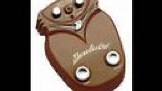 Video thumbnail for Unofficial Demo : Danelectro Rocky Road Spinning Speaker by zerosoma33