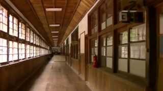 preview picture of video 'School　Long corridor  in Chizu towni山形小学校にある長い廊下01鳥取県智頭町'
