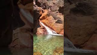 preview picture of video 'Natural waterslide. A hidden gem at Lake Shasta. Crystal clear water and breathtaking views!'