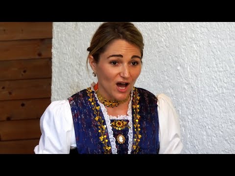 Us De Bärge Liebi Fründin (Jodellied) - Solo-Jodlerin Antonia Manser, Appenzell | Schwägalp 2020 🇨🇭