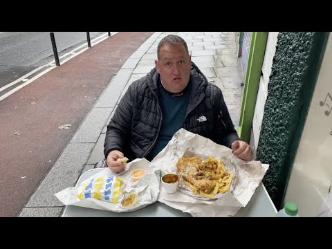 TRYING A FISH & CHIP SHOP THAT OPENED OVER 100 YEARS AGO IN IRELAND