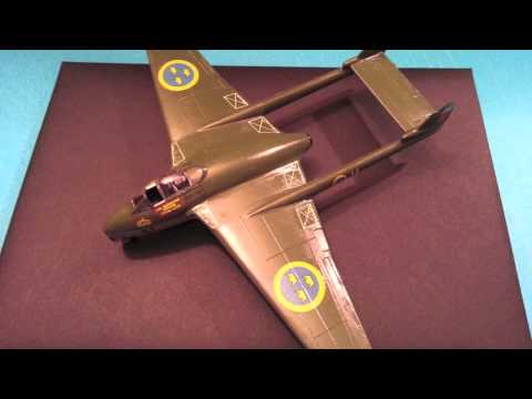 Heller 1/72 J28 Vampire Model kit