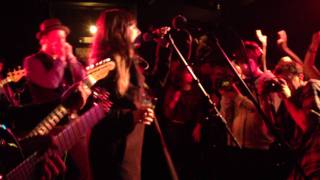 The Tangiers Blues Band & Nicole Atkins : Hound Dog (Leiber & Stoller)