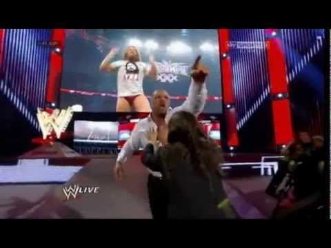 Wwe Daniel Bryan attacked Triple H on 31/03/2014 in Raw
