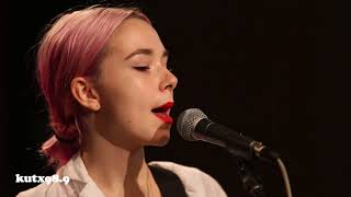 The Regrettes - &quot;Come Through&quot;