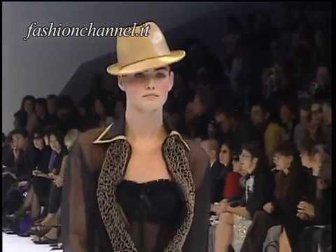 "Givenchy" Spring Summer 2001 Paris 1 of 4 pret a porter woman by FashionChannel