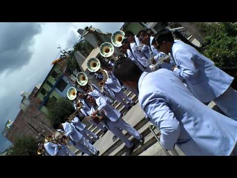 Centro Musical Pomapata "Los Pioneros" - Un beso por el celular