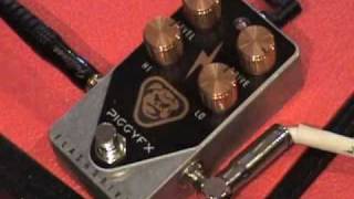 Video thumbnail for PiggyFX Flashdrive Overdrive guitar effects pedal demo by gearmanndude