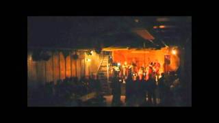 Skallarna - Leva och sparka (Live 2010)