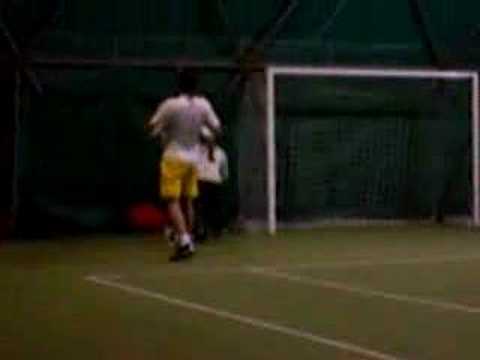 Pallonata in faccia a Rocco