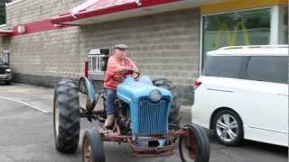 preview picture of video 'Tractor in McDonald's Drive Thru'