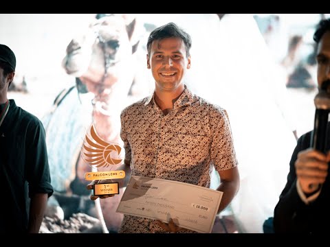 Falconlens Award 2018 - Award Show - First place winner Tyler Cave