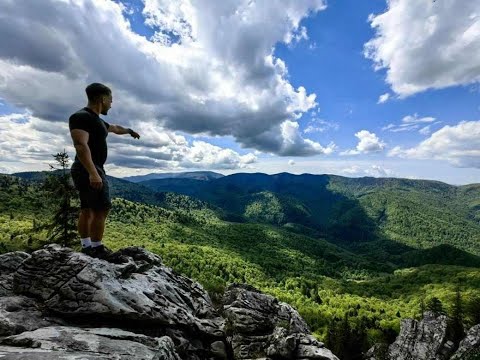 Trekking. Padis. Pe Cărări de Vis. O Drumeție de Neuitat în Cheile Galbenei.