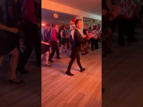 Iko Iko 🥳 @motsimabuse-dietaunustanzs7921 #ikoiko #linedance #flashmob #ballidigruppo #partytanz