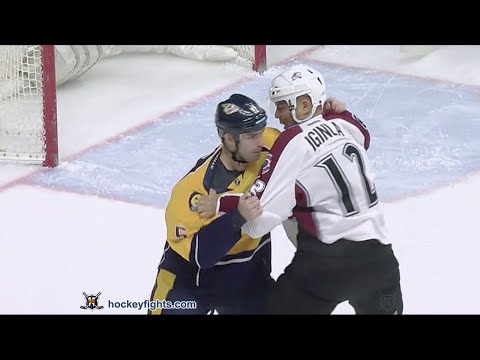 Jarome Iginla vs Barret Jackman Mar 28, 2016