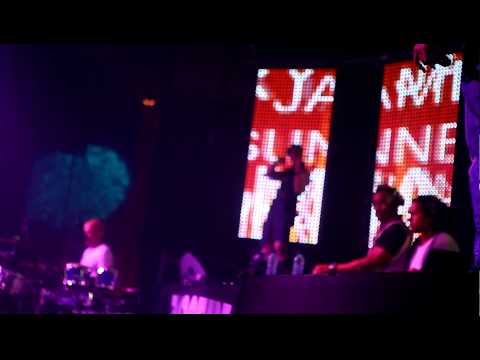 Openingsshow Sunnery James & Ryan Marciano @ Beatloverz, Maassilo 03-04-2010.MOV