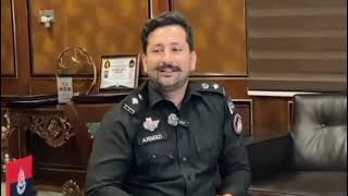 SSP larkana Ahmed Faisal Choudhury singing a song in a very good mood