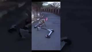 I Get Knocked Down (Tubthumping) // E-scooter crash #wearahelmet #chumbawamba #brainsdontbounce