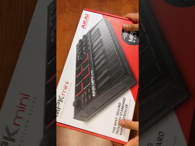 Vídeo relacionado con Akai Professional MPK Mini MK3 - Teclado Controlador MIDI USB de 25 Teclas con 8 Drum Pads, 8 Perillas, Software de Producción Musical y Native Instruments Sound Package (NKS Integration), Negro