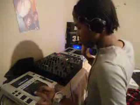 Musaria Ft. Saturna - Moment Atjazz Vocal Mix (Honest Live Perfomance)