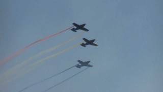 preview picture of video 'Follonica Air Show con Frecce Tricolori 22/5/2011'