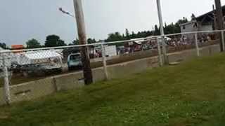 preview picture of video '2014 Springfield Fair demolition derby - Consolation heat'