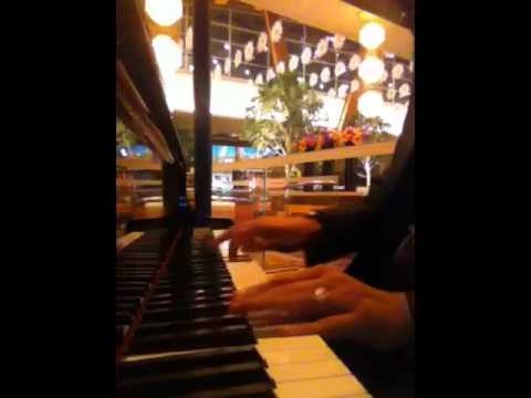Christian Tamburr solo piano 