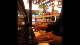 Christian Tamburr solo piano 