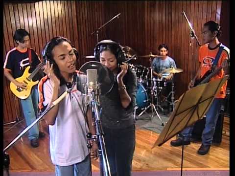 Siti Nordiana & Achik - Gurauan Berkasih (Official Music Video)