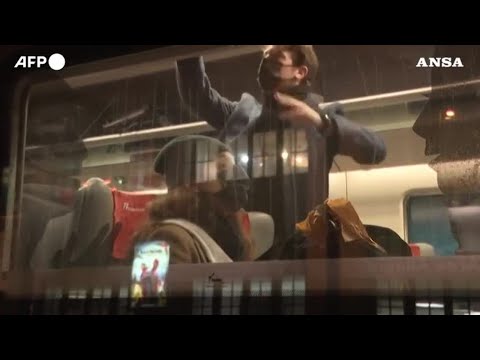 Il viaggio del treno ad alta velocita' sulla linea Milano-Parigi