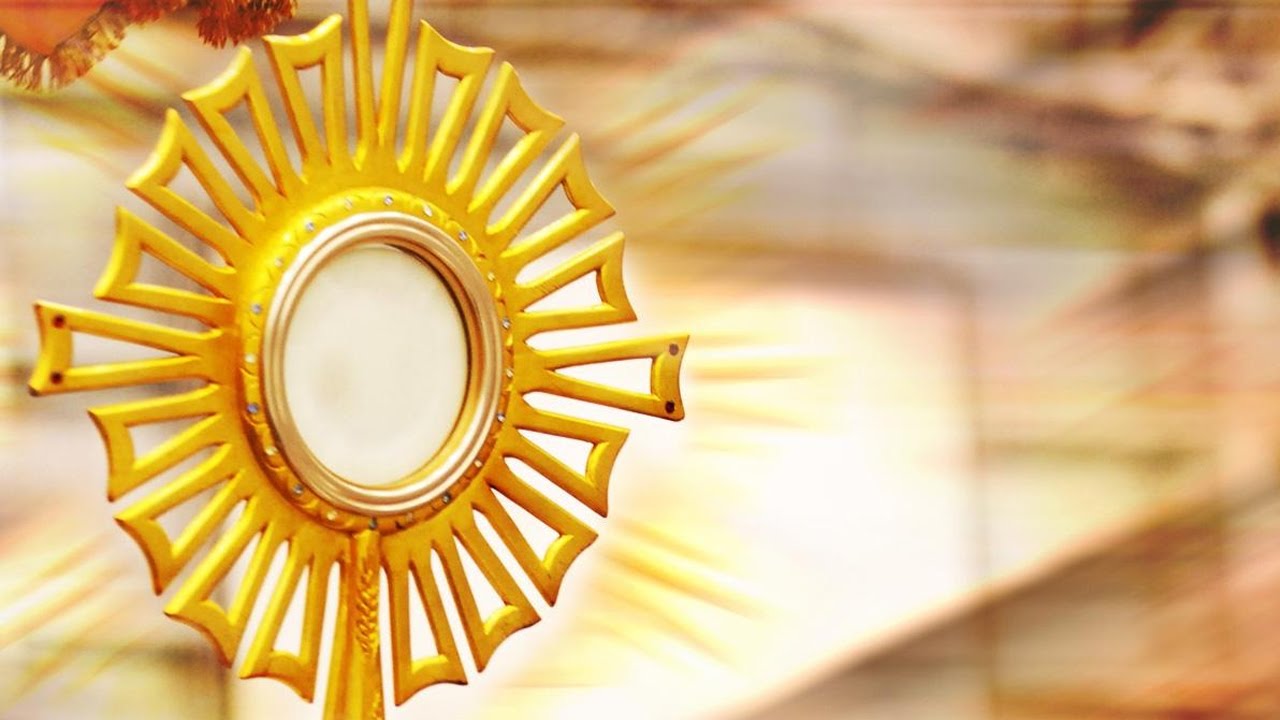 O que é o momento de Adoração ao Santíssimo Como viver bem este momento