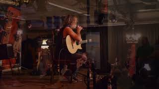 Peter Autschbach sings "Suitcase Blues" by Rik Emmett