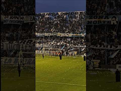 "Atletico Rafaela le ganó 2 a 1 a 9 de Julio y así lo festejo el pueblo celeste" Barra: La Barra de los Trapos &bull; Club: Atlético de Rafaela