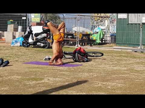 YOGA IN THE PARK  - SIRSHA ASANA  - TEL AVIV