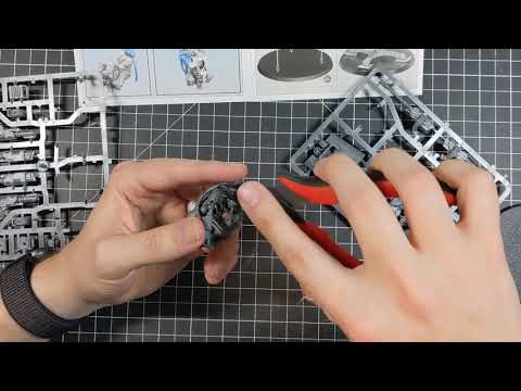 Joe Assembles a Space Marine Firestrike Servo Turret