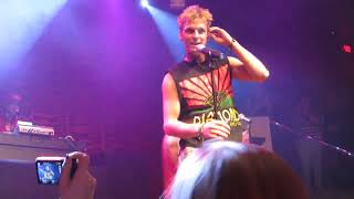 &quot;Bounce&quot; and &quot;I Would&quot; medley performed by Aaron Carter (2013)