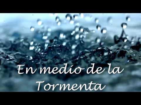 En Medio De La Tormenta video