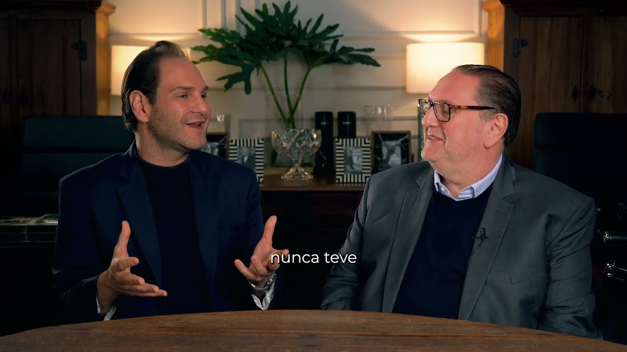 Revista Vinhedo 75 Anos - Entrevista c/ Eduardo Comune e André Comune (Colégio de Vinhedo)