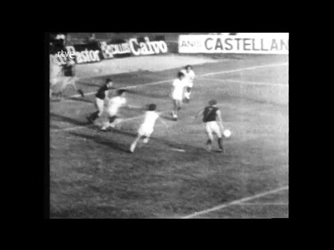 Trofeo Teresa Herrera (1977). Dukla de Praga 2 Real Madrid 2 (5-4) p.p. / Fluminense 2 Feyenoord 0.