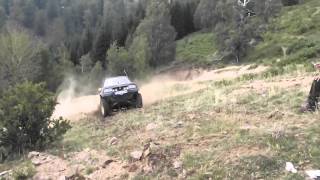 preview picture of video 'Suzuki Vitara vs Jimny vs Jeep TJ climbing - Ranca 2014 off road'