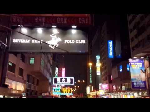 Sinais de néon do Open Top Bus Tour da Nathan Road Hong Kong na Nathan Road Kowloon Hong Kong