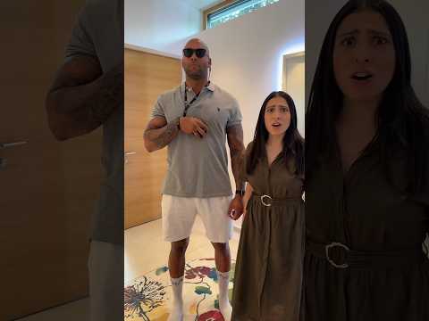 Helin has a private bodyguard 😎 In*sta: die_togs #marriage #relationship #bodyguard #security #funny