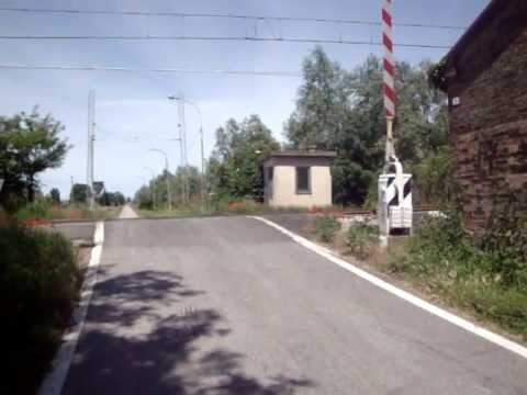 Passaggio a livello di via Lumiera - Camerlona (RA) // Level Crossing