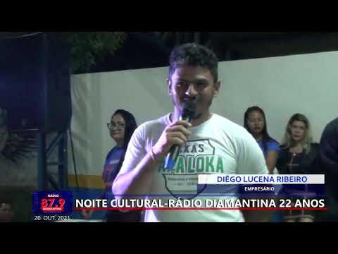 NARDELE OLIVEIRA DISCURSA DURANTE EVENTO DA RÁDIO