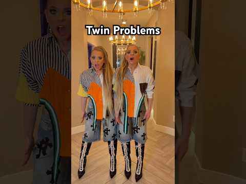 #twins in #shopakira #twinsisters #ootd