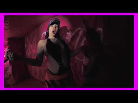 MJ Nebreda, Rixxia - Nalgona