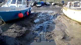 preview picture of video 'Chris Warren's Mud Swim in Canvey Island Creek'