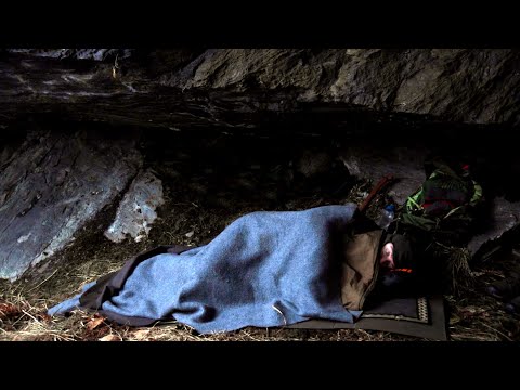 Am dormit într-o GROTĂ, iarna fără sac de dormit